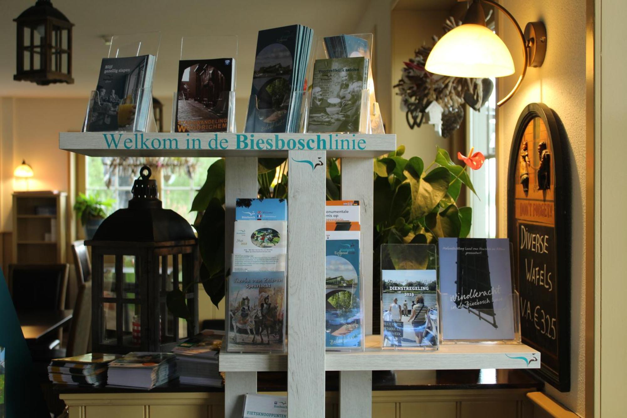 De Brabantse Biesbosch Hotel Werkendam Bagian luar foto
