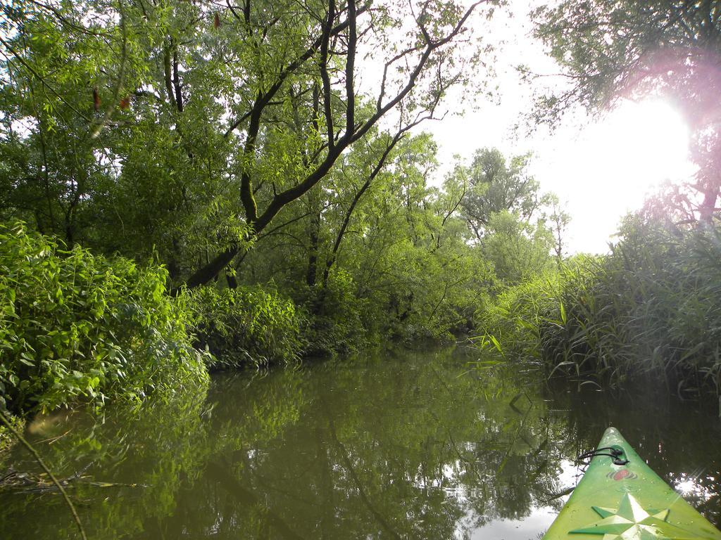 De Brabantse Biesbosch Hotel Werkendam Bagian luar foto