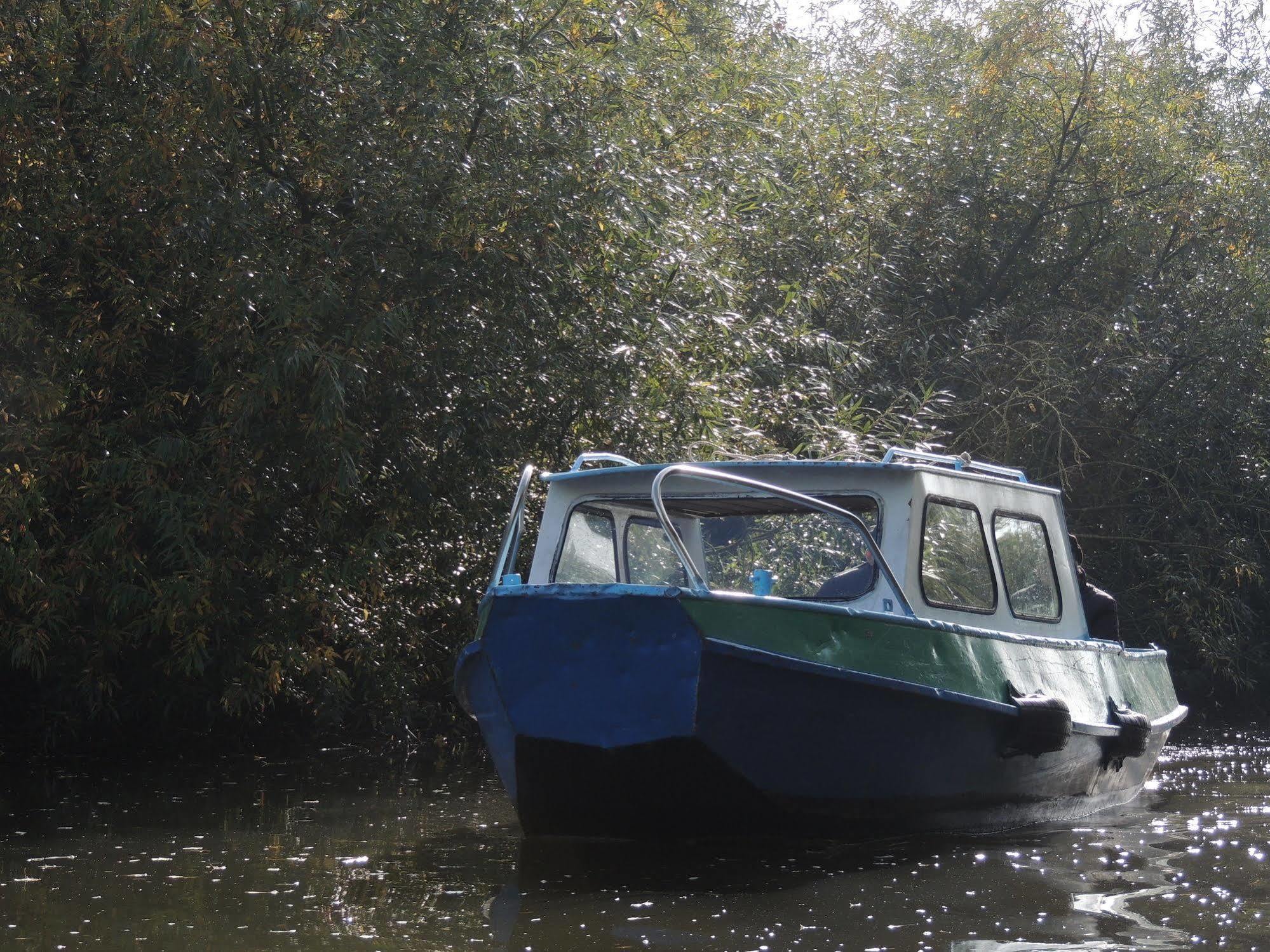De Brabantse Biesbosch Hotel Werkendam Bagian luar foto