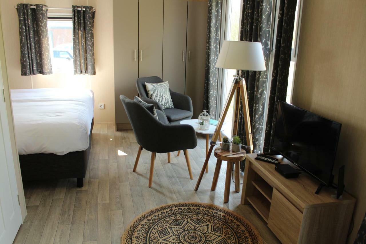 De Brabantse Biesbosch Hotel Werkendam Bagian luar foto