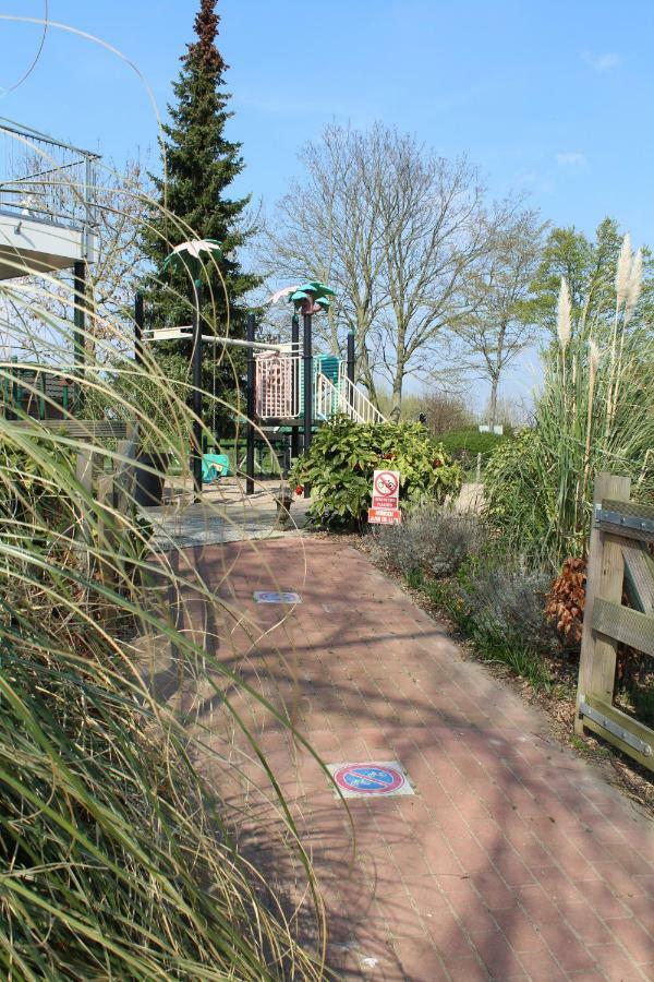De Brabantse Biesbosch Hotel Werkendam Bagian luar foto